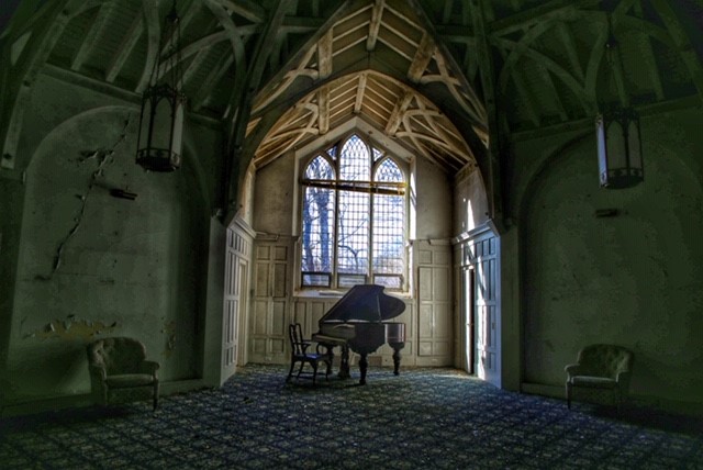 CVLiz Cooke, Convalescent Piano Room